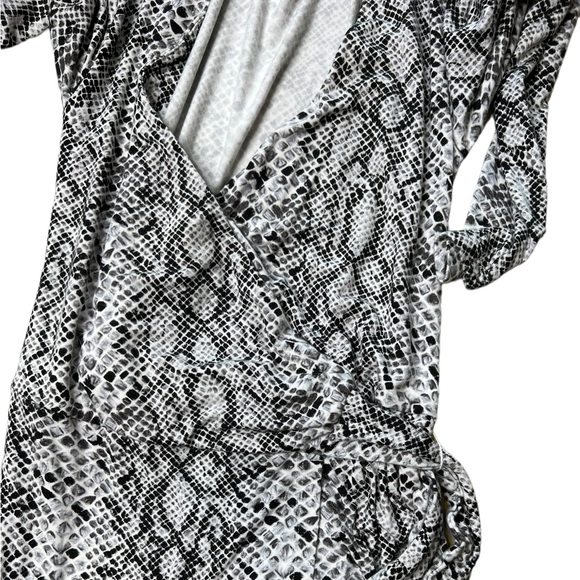 Good American The Runaround Wrap Dress Python Snake Print Size XS - Picture 8 of 10